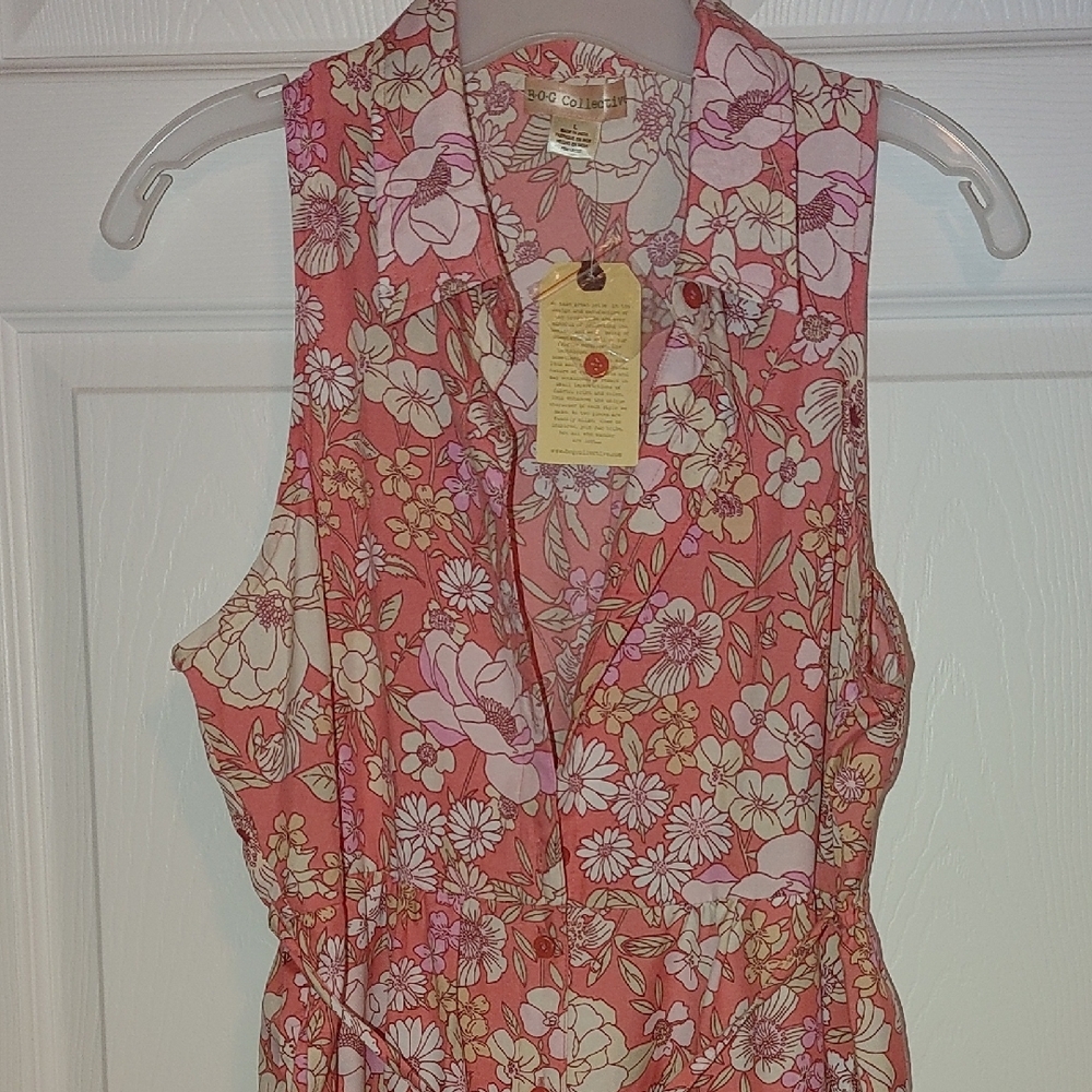 Pink Sleeveless Jumper with Notched Collar and Floral Print